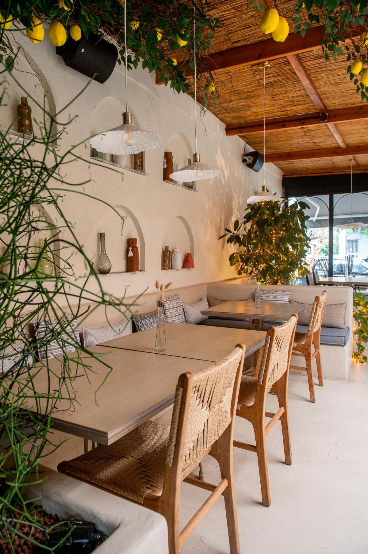 Cocktails and wine at Strouga